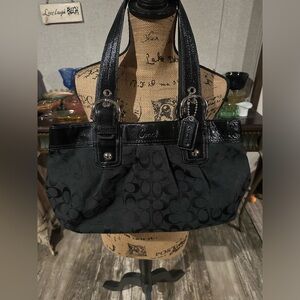 Coach Shoulder Bag BEAUTIFUL Condition!